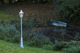 Victoria 12 | Klassische Gartenleuchte für Auffahrten und Gärten von Roger Pradier